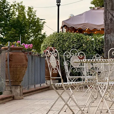 Ξενοδοχείο με διαμερίσματα Montefiore San Baronto